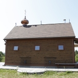 Le monastère de New Germany a sur le toit un dôme en forme d’oignon, ayant anciennement appartenu à une église de Montréal, laquelle a été construite par des Russes ayant fui la Révolution russe au début du 20e siècle.