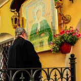 Venerating the icon of St. Matrona